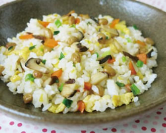 納豆と残り野菜のチャーハン